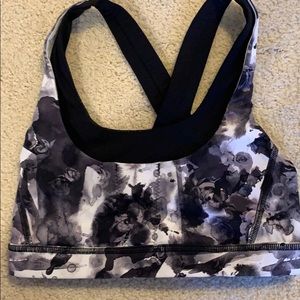 Lululemon sports bra